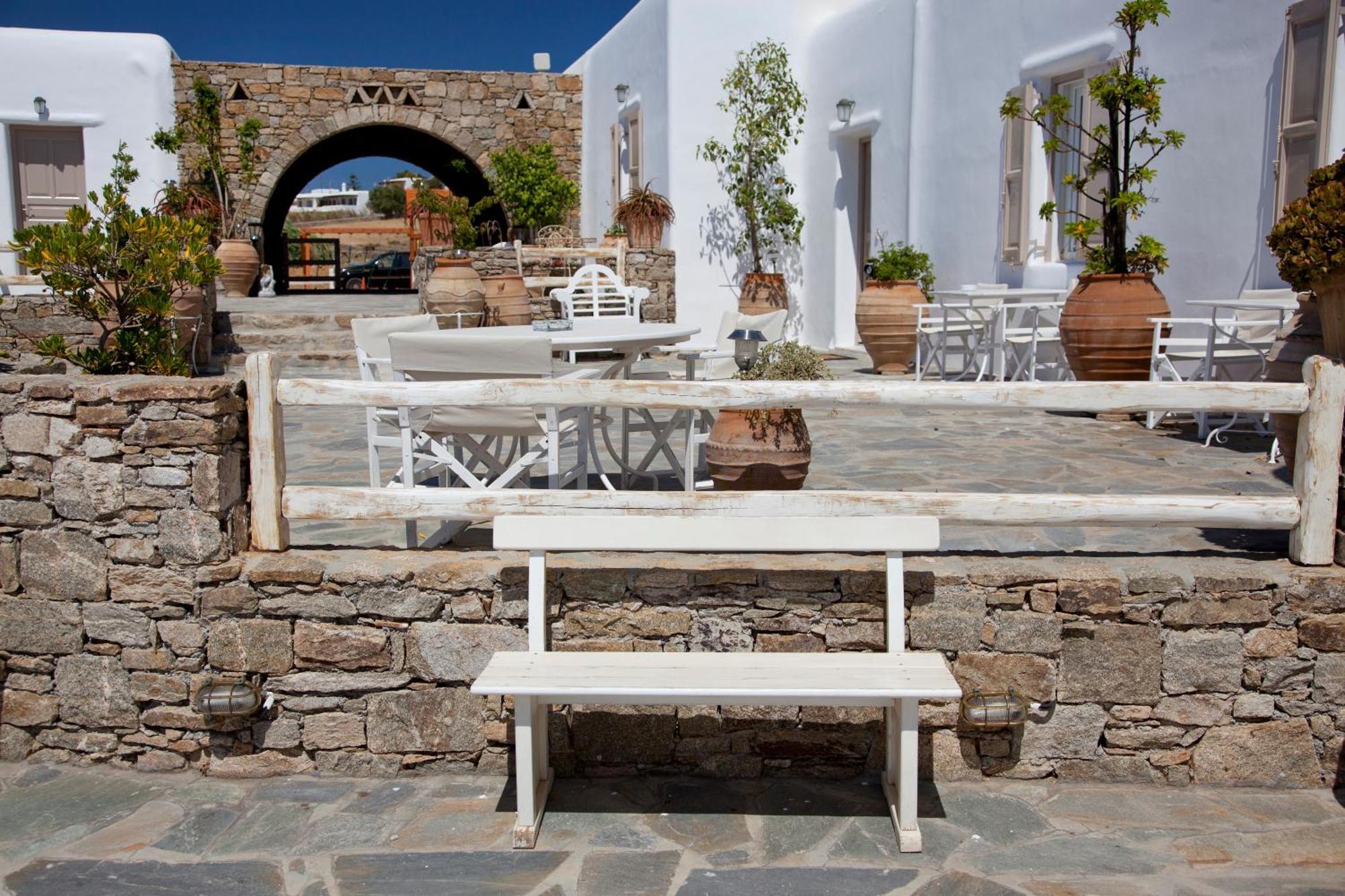 Eleni's Village Apartment