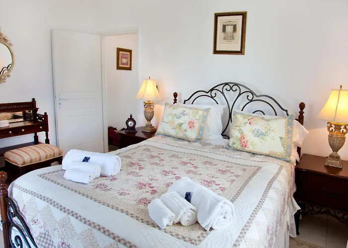Eleni\'S Village Suites